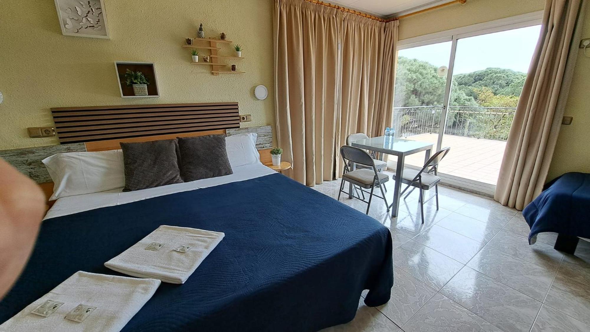 Hotel Rodsan Suizo Castelldefels Exterior photo