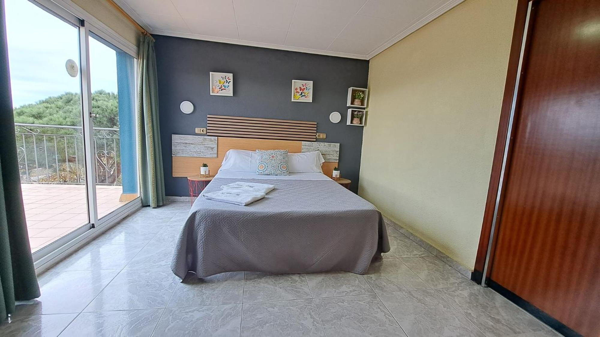 Hotel Rodsan Suizo Castelldefels Exterior photo