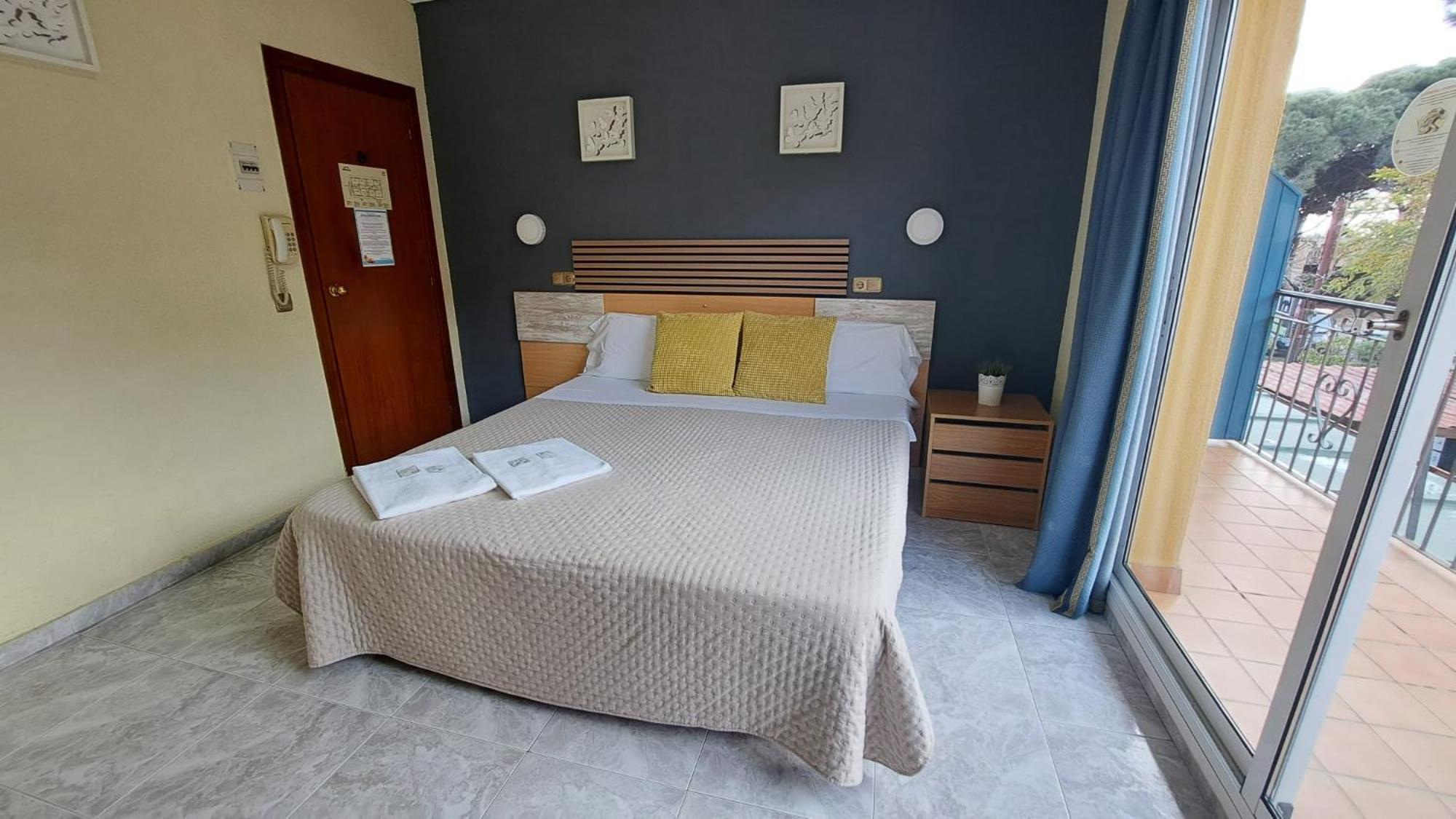 Hotel Rodsan Suizo Castelldefels Exterior photo